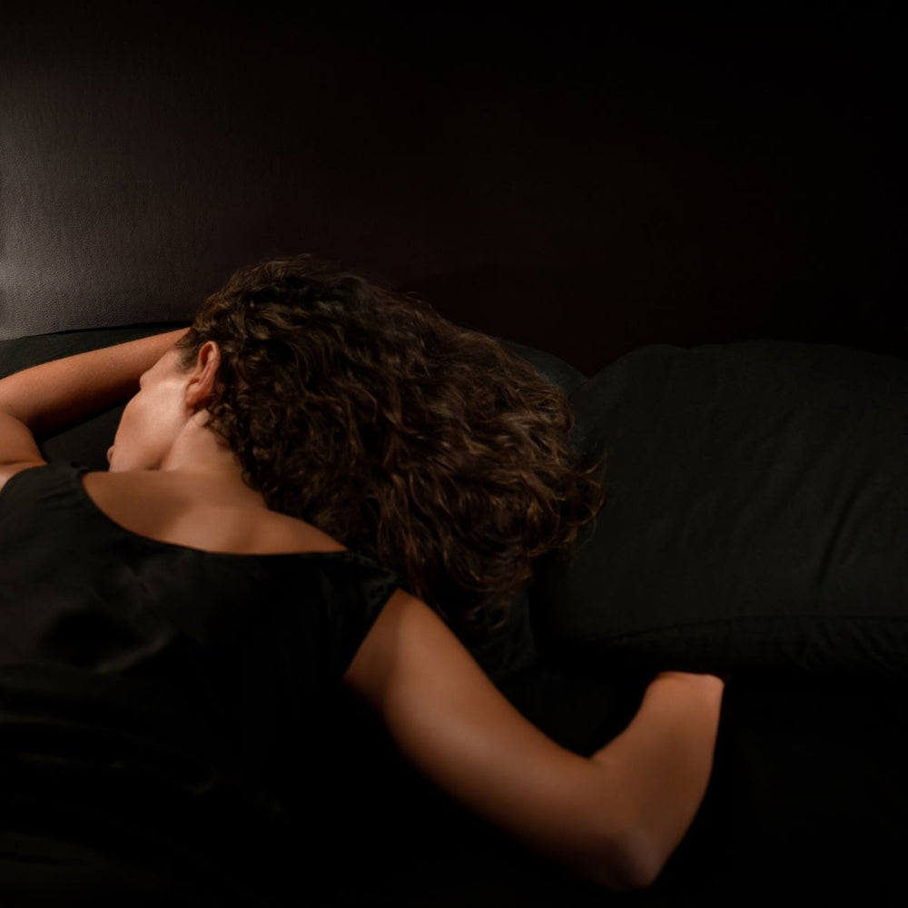 Dormir parfumé·e : un rituel oublié au pouvoir sensoriel et émotionnel